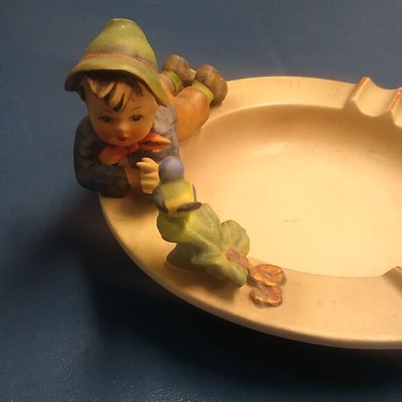 Vintage Goebel Hummel Ceramic Ashtray with Figurine - Picture 3 of 5
